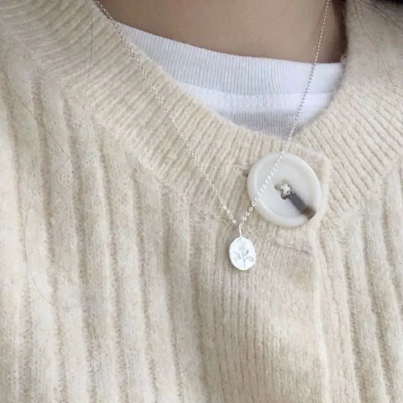 18K vergoldete Blumen-Cameo-Anhänger-Halskette für Damen, personalisierter ästhetischer Schmuck, Geburtstagsgeschenke